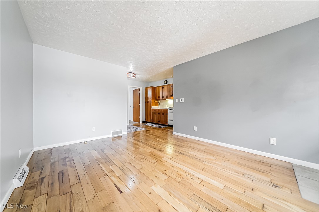 38850 Detroit Road Avon OH 44011