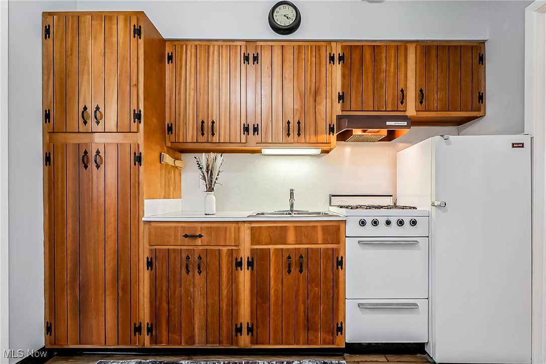 38850 Detroit Road Avon OH 44011