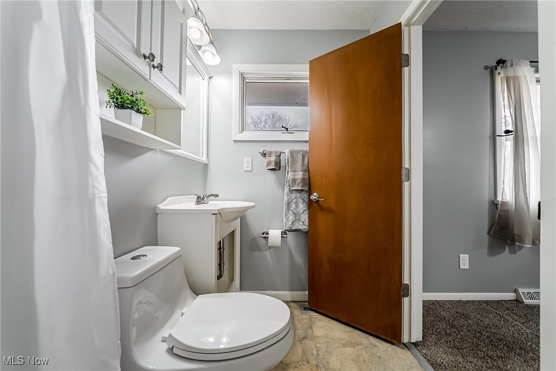 38850 Detroit Road Avon OH 44011