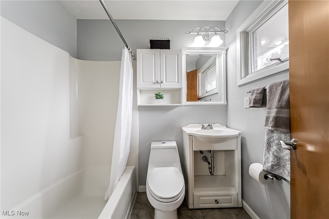 38850 Detroit Road Avon OH 44011