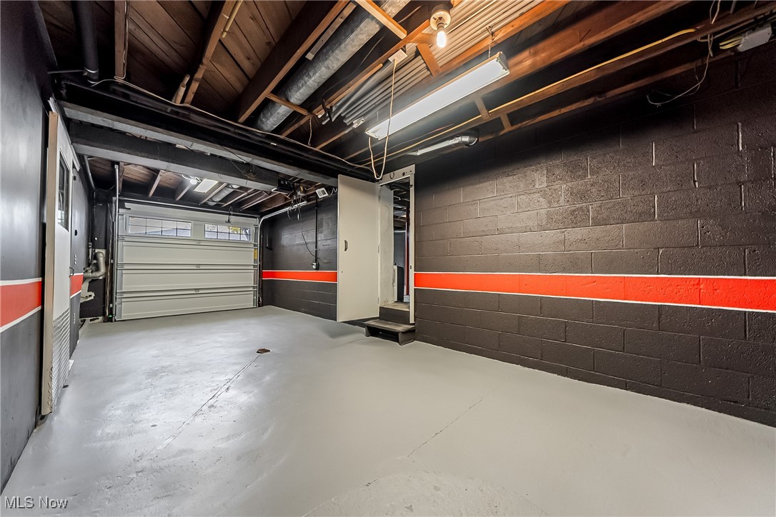 38850 Detroit Road Avon OH 44011