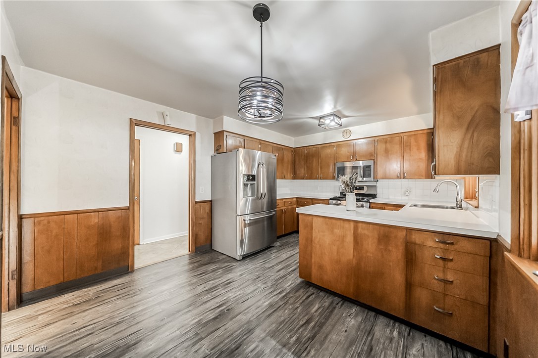 38850 Detroit Road Avon OH 44011