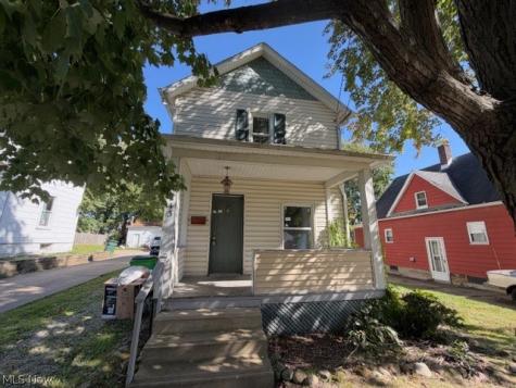 243 NW 19th Barberton OH 44203