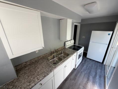 243 NW 19th Barberton OH 44203