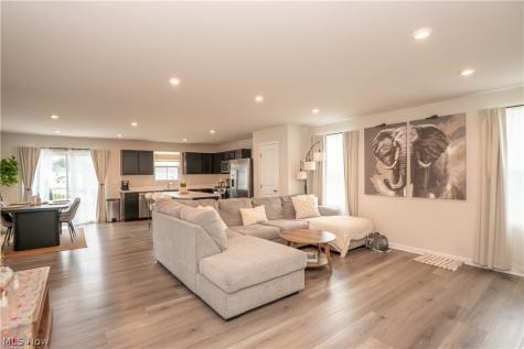 3892 Higgins Drive Norton OH 44203