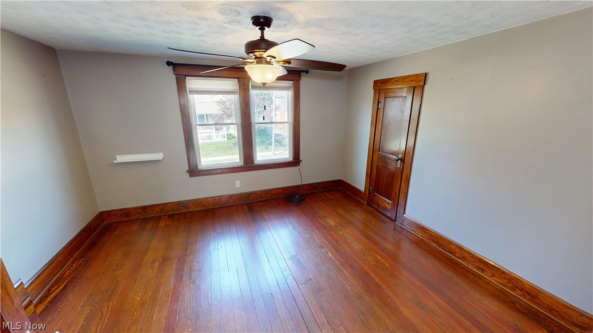 215 E Friend Street E Columbiana OH 44408