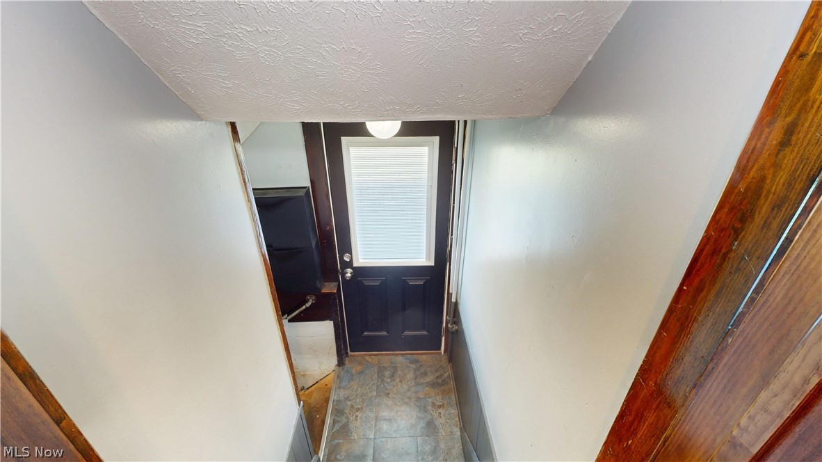 215 E Friend Street E Columbiana OH 44408