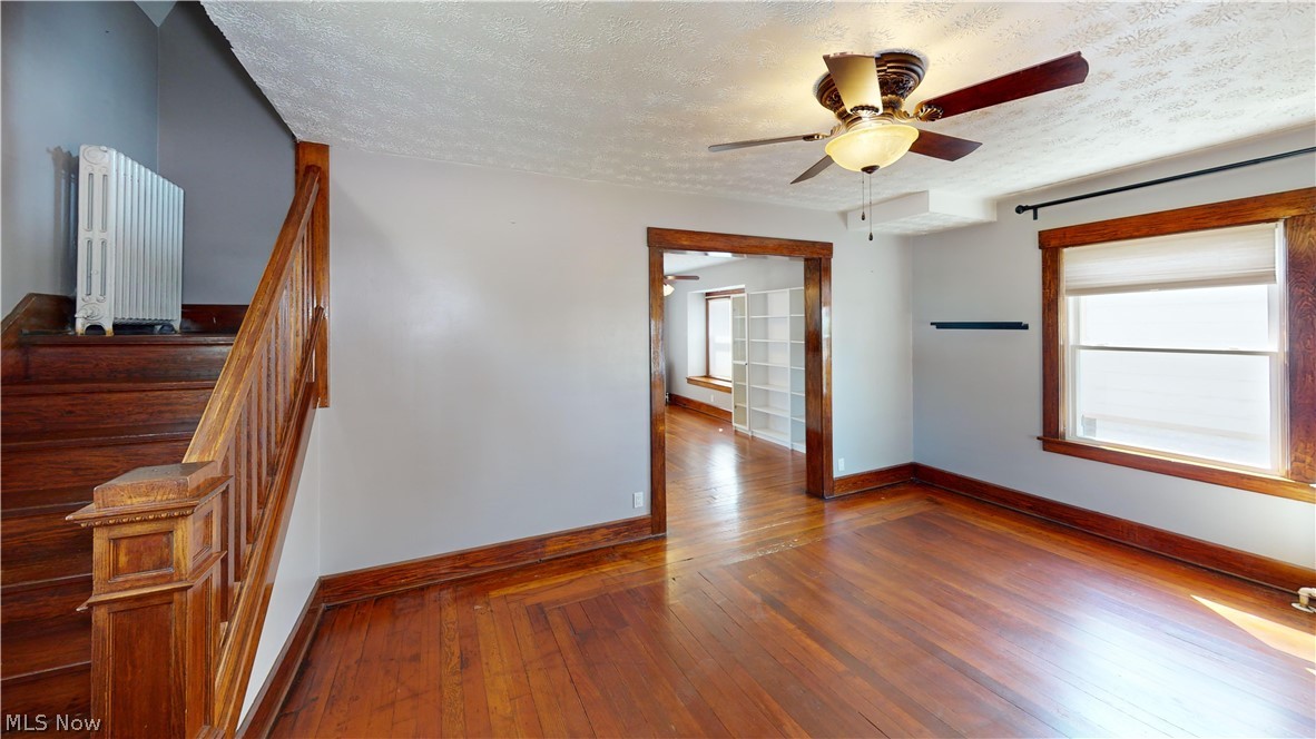 215 E Friend Street E Columbiana OH 44408