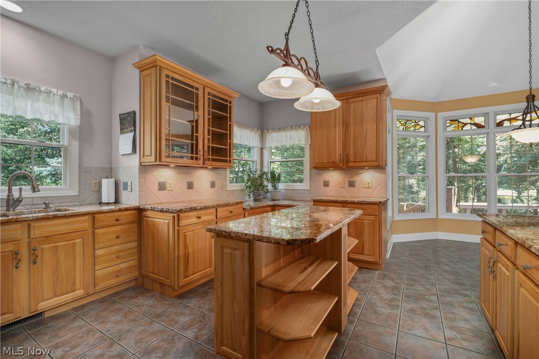 8955 Easton Street NE Louisville OH 44641