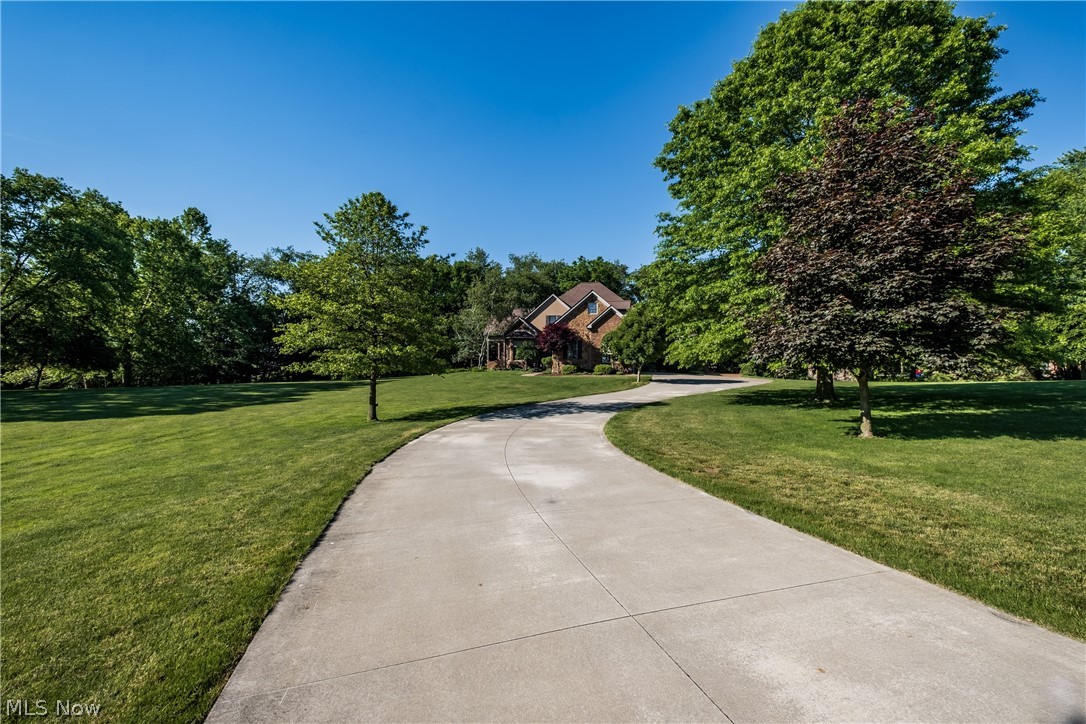 8955 Easton Street NE Louisville OH 44641