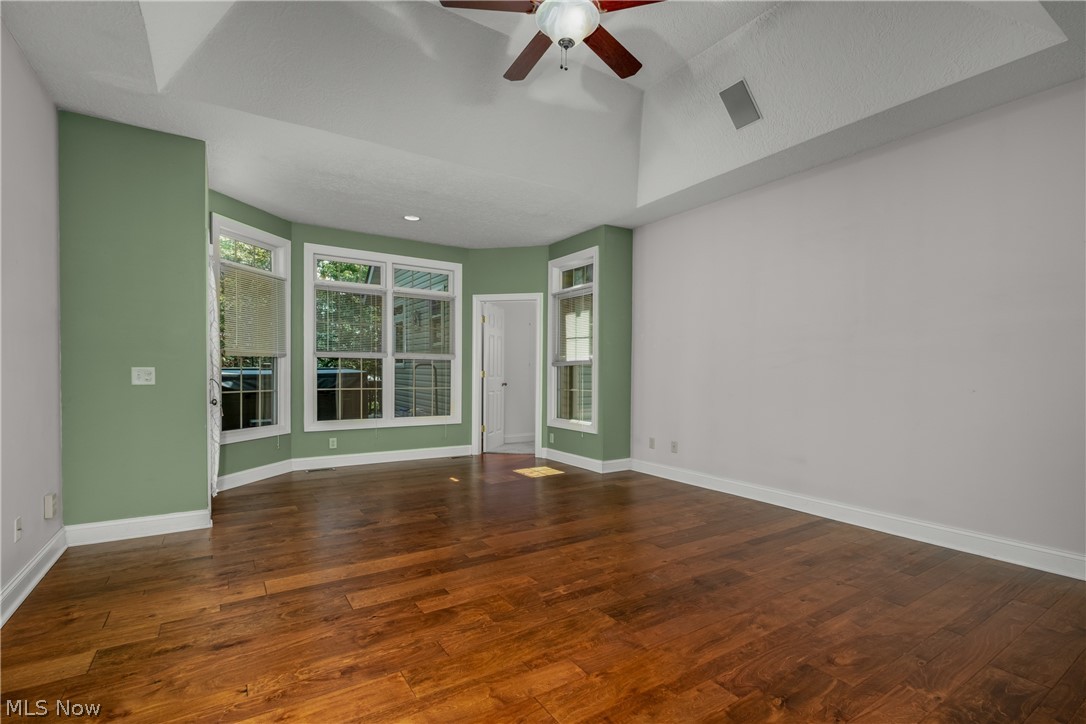 8955 Easton Street NE Louisville OH 44641