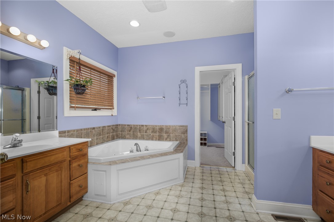 8955 Easton Street NE Louisville OH 44641