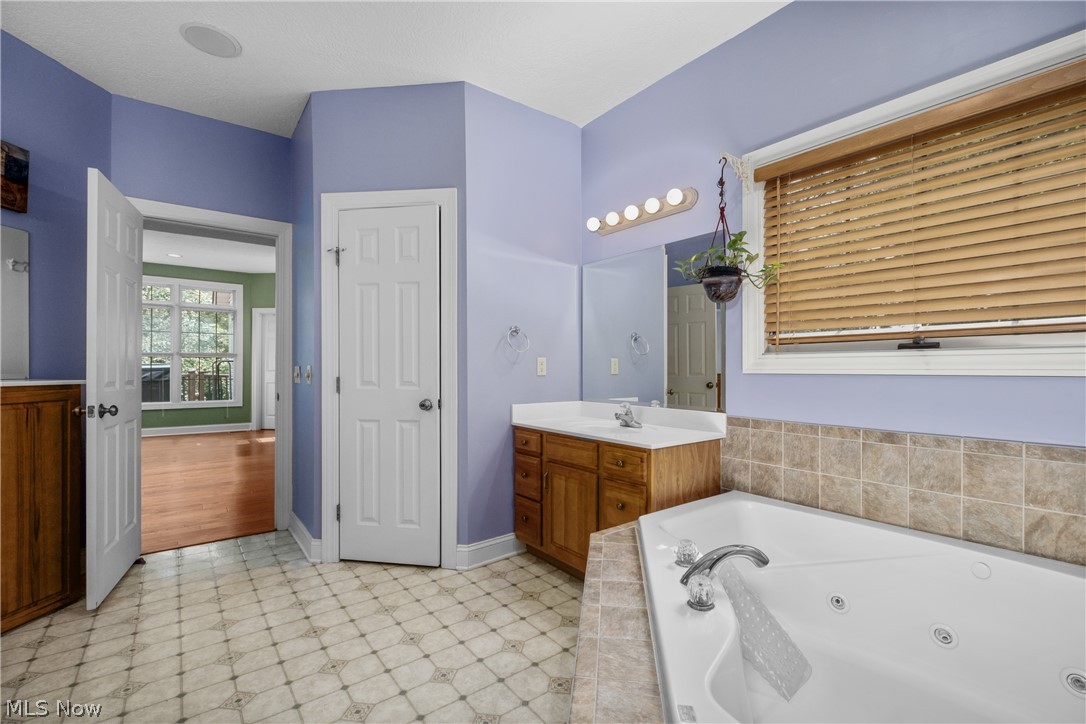 8955 Easton Street NE Louisville OH 44641