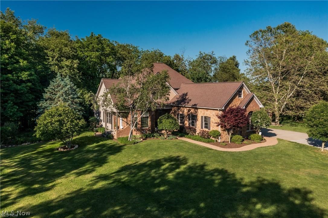 8955 Easton Street NE Louisville OH 44641