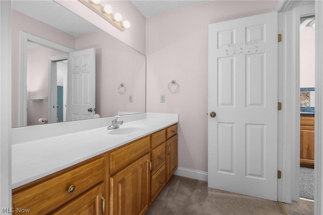 8955 Easton Street NE Louisville OH 44641