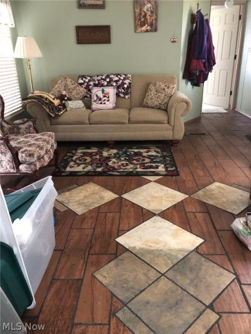 1263 Los Angeles Boulevard NW North Canton OH 44720