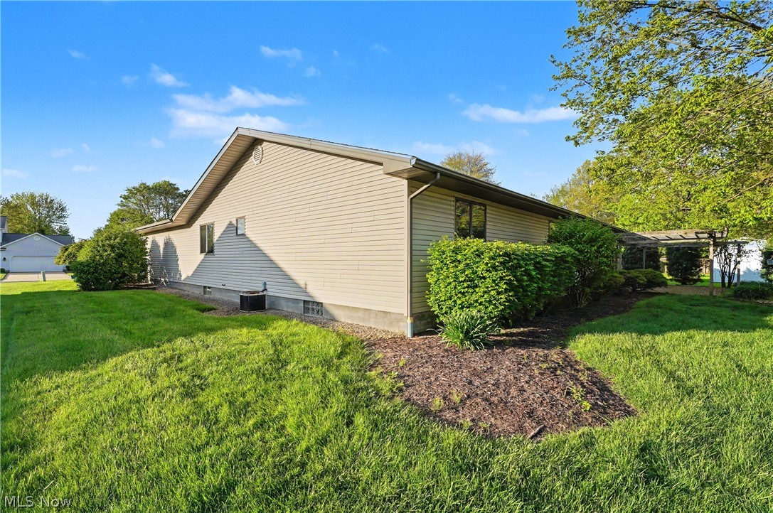 358 Tessa Place Cortland OH 44410