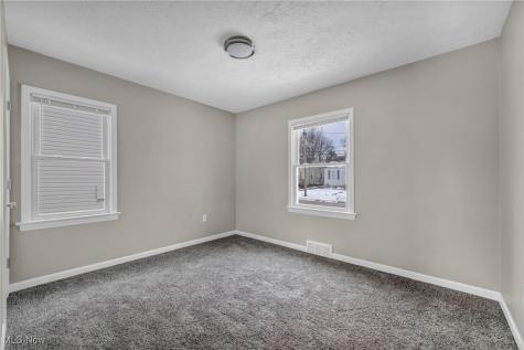 1677 Mapledale Road Wickliffe OH 44092