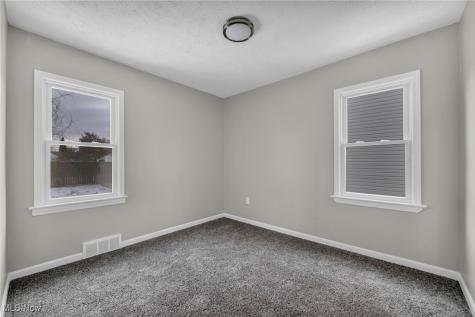 1677 Mapledale Road Wickliffe OH 44092