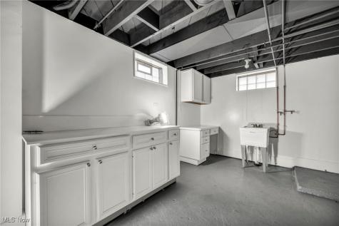 1677 Mapledale Road Wickliffe OH 44092