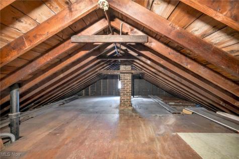 1677 Mapledale Road Wickliffe OH 44092