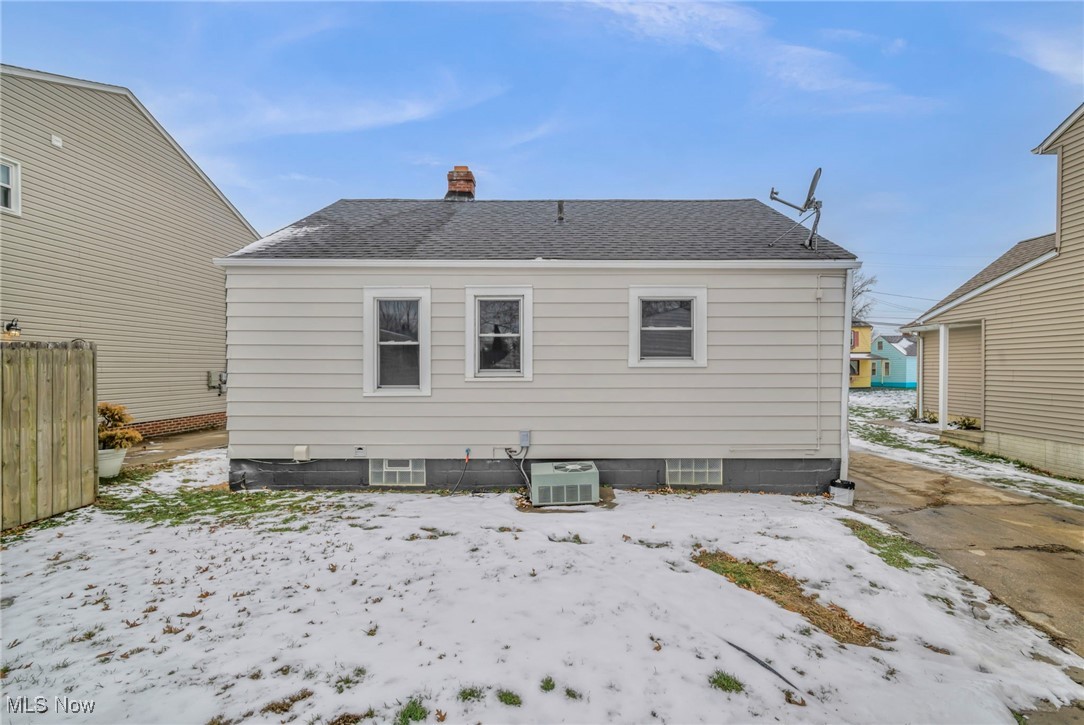 1677 Mapledale Road Wickliffe OH 44092