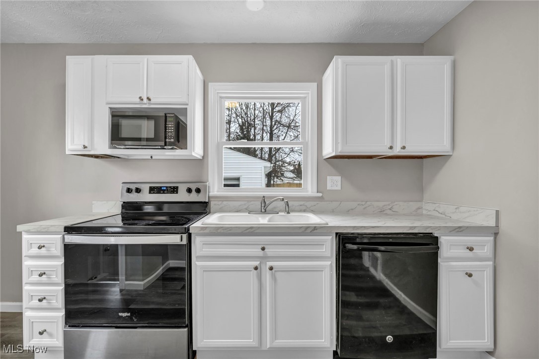 1677 Mapledale Road Wickliffe OH 44092