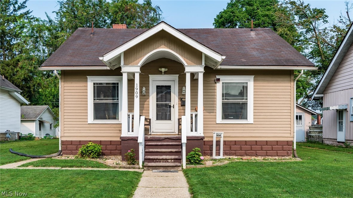 1909 Hazel Avenue Zanesville OH 43701