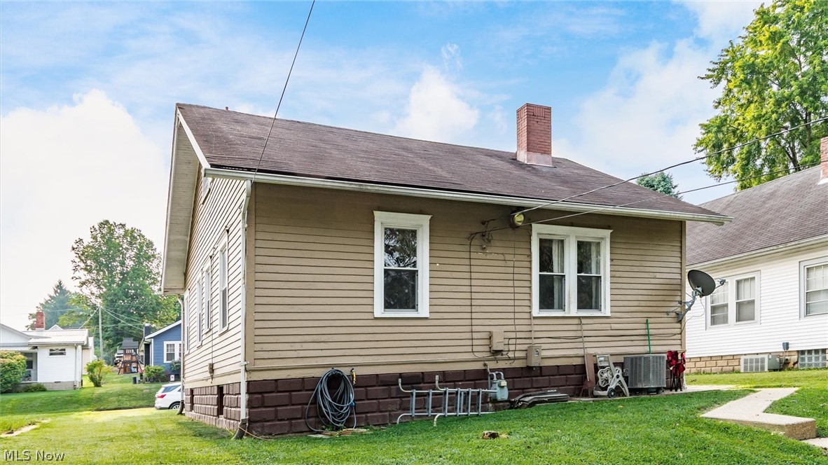 1909 Hazel Avenue Zanesville OH 43701