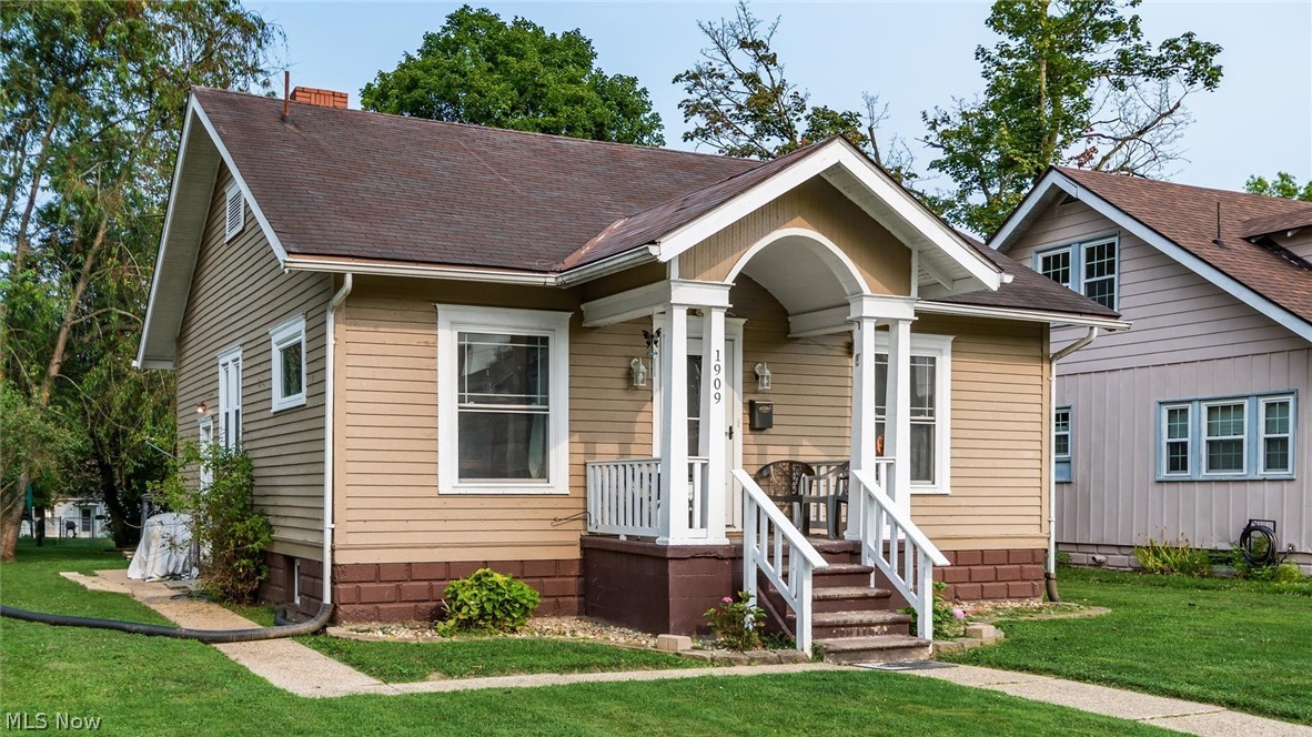 1909 Hazel Avenue Zanesville OH 43701