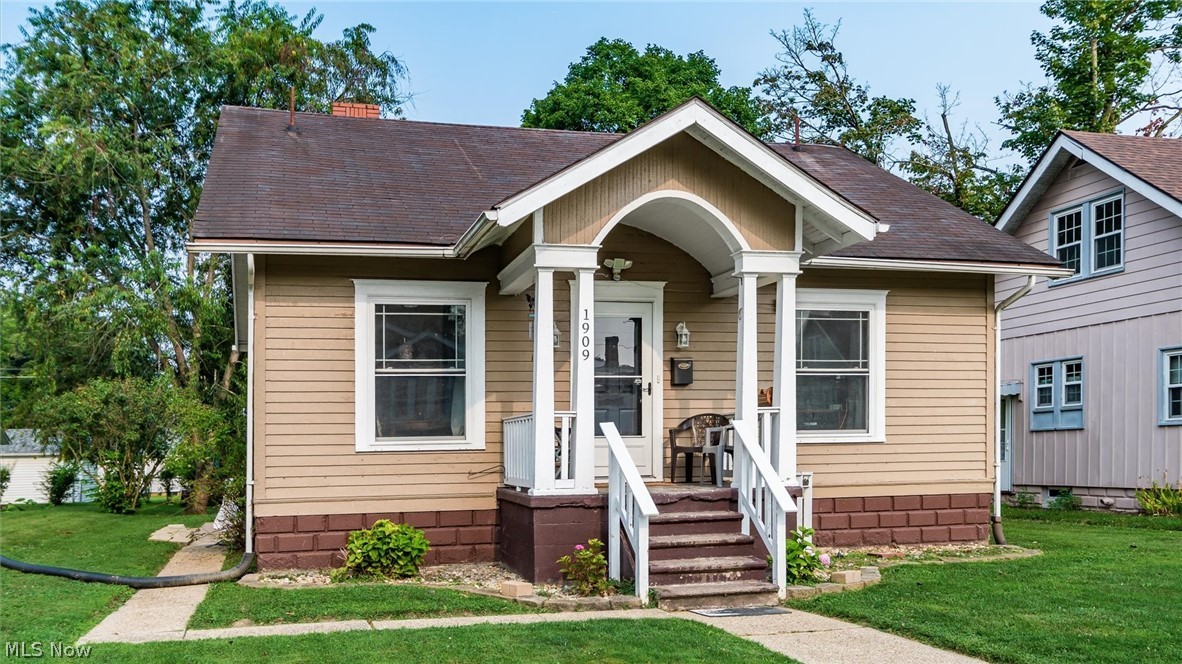 1909 Hazel Avenue Zanesville OH 43701
