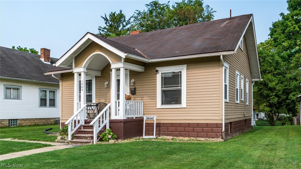 1909 Hazel Avenue Zanesville OH 43701