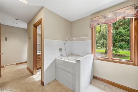 559 Houghton Road Sagamore Hills OH 44067