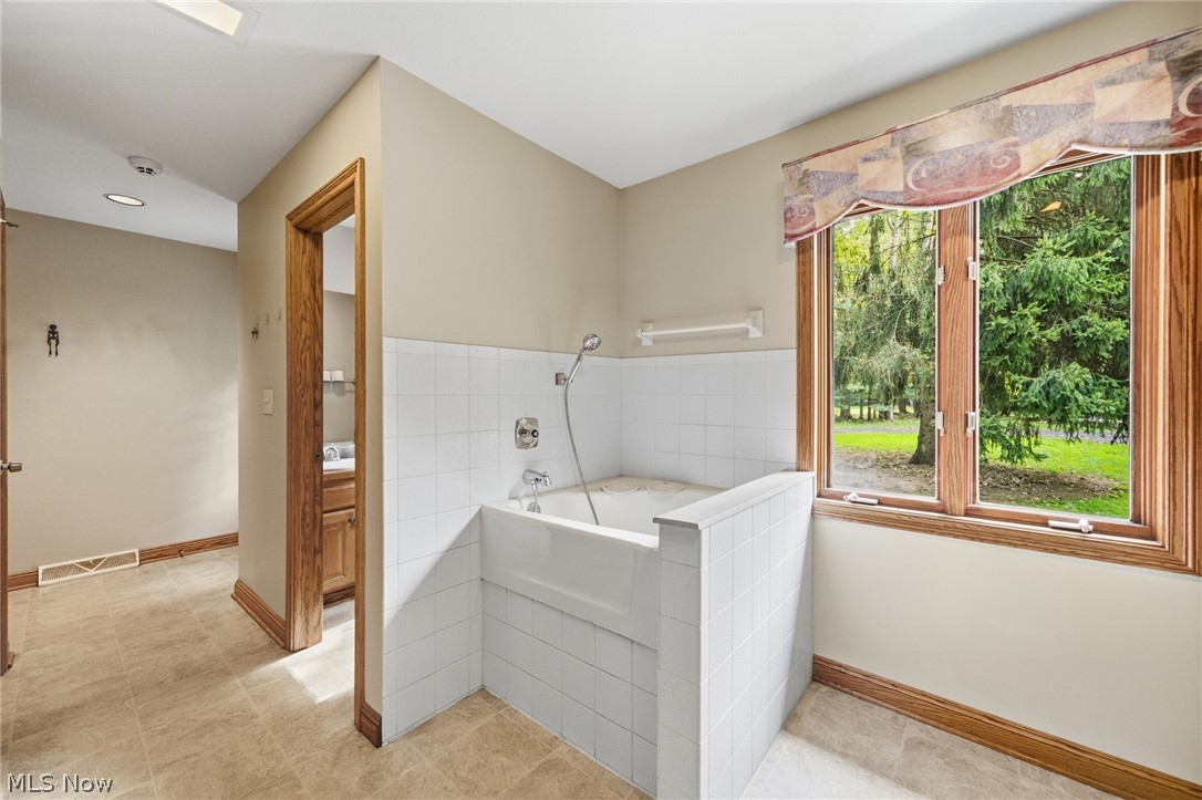 559 Houghton Road Sagamore Hills OH 44067