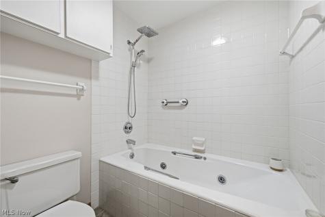 559 Houghton Road Sagamore Hills OH 44067