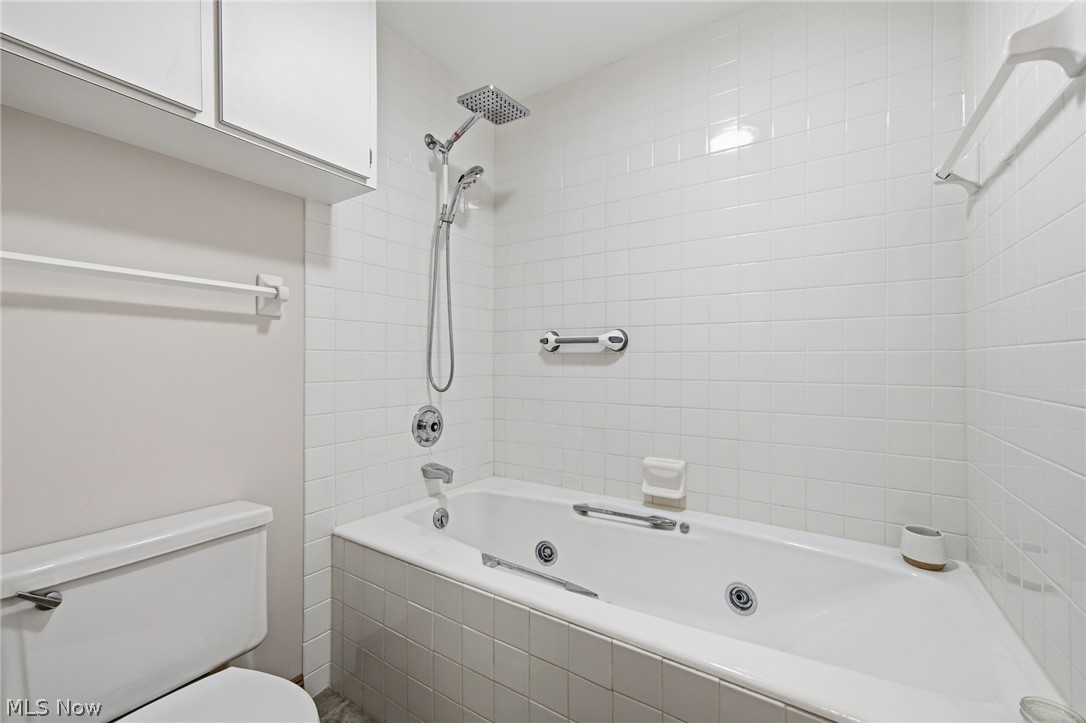 559 Houghton Road Sagamore Hills OH 44067