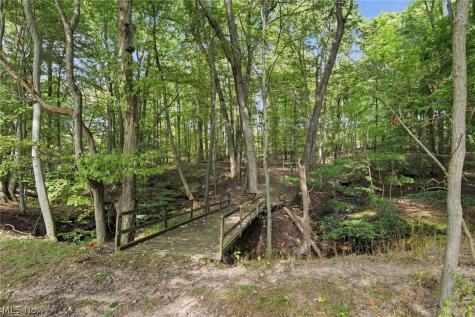 559 Houghton Road Sagamore Hills OH 44067