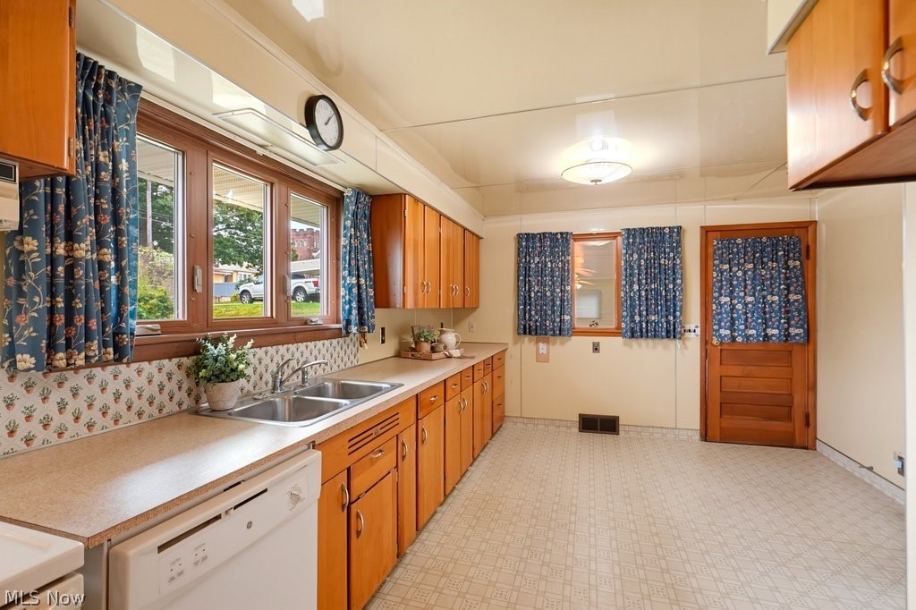 155 W Schultz Avenue Dalton OH 44618