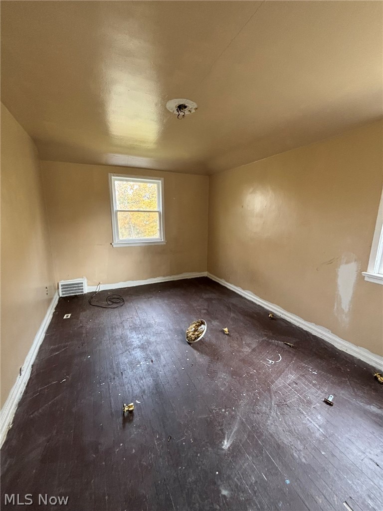 3833 E 144th Street Cleveland OH 44128