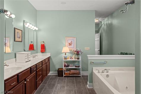 3918 Hedgewood Drive Medina OH 44256