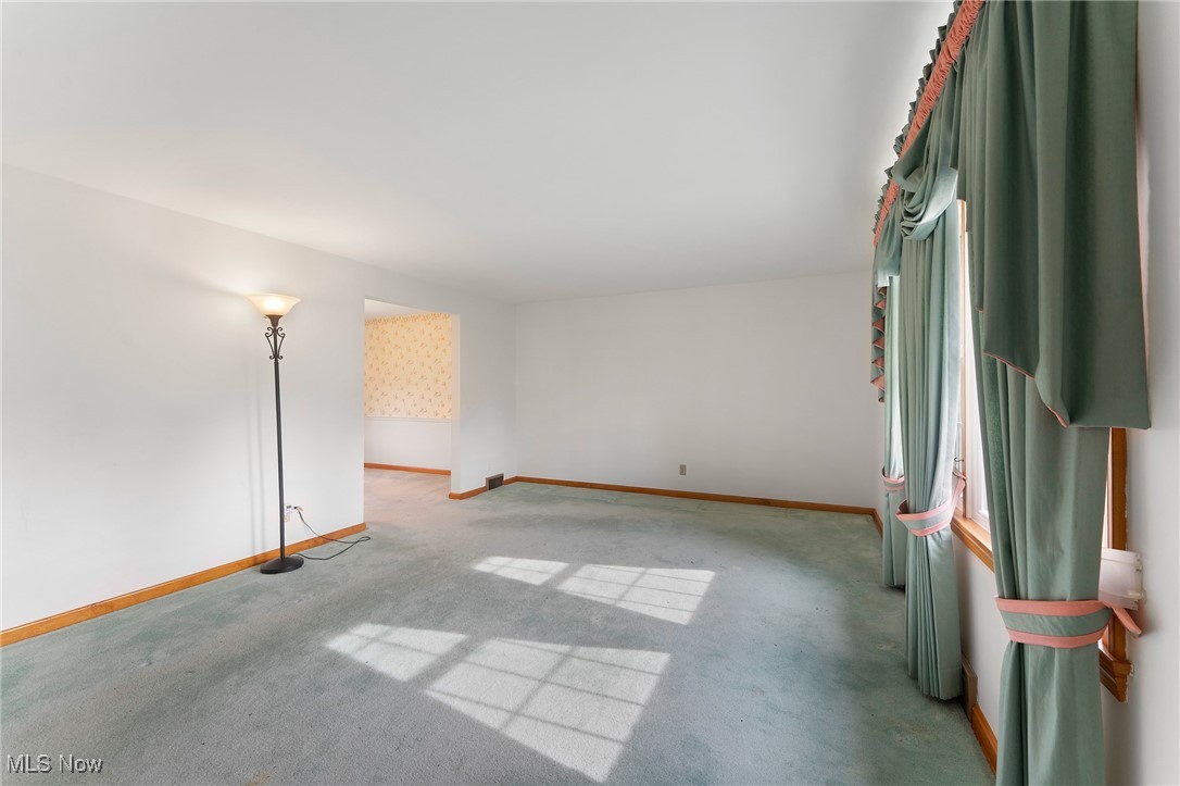 943 Dravis Street Girard OH 44420