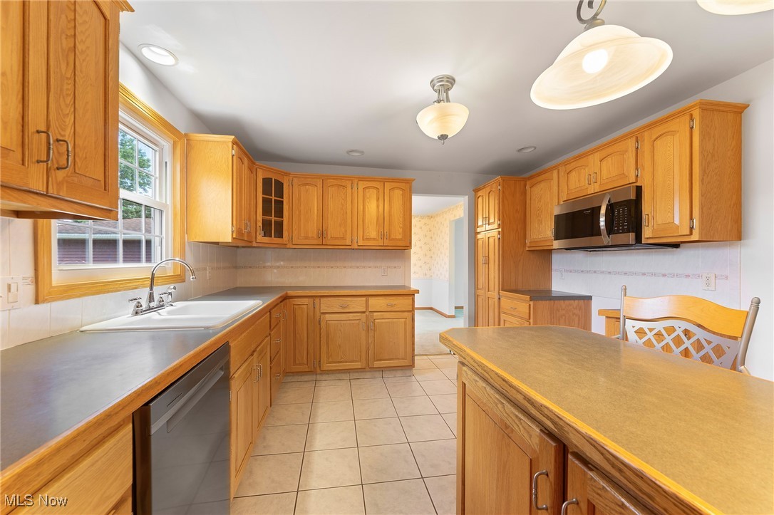 943 Dravis Street Girard OH 44420