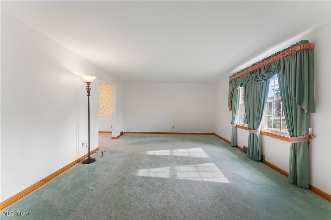 943 Dravis Street Girard OH 44420