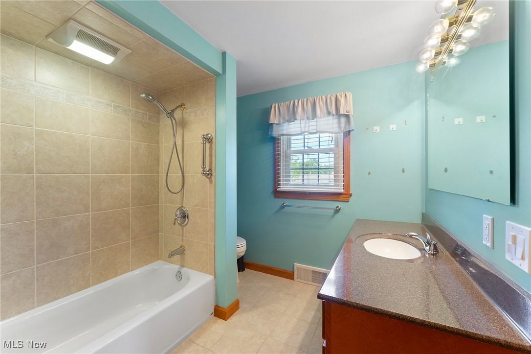 943 Dravis Street Girard OH 44420