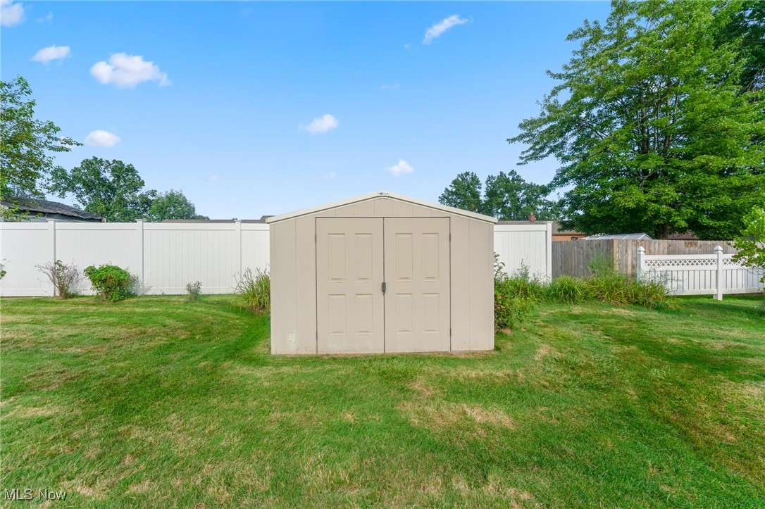 943 Dravis Street Girard OH 44420