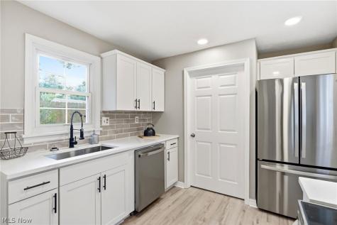 330 Inwood Boulevard Avon Lake OH 44012