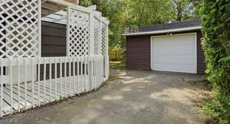330 Inwood Boulevard Avon Lake OH 44012