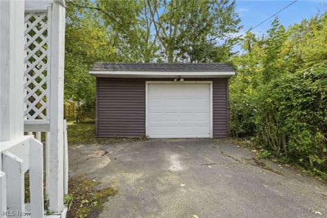 330 Inwood Boulevard Avon Lake OH 44012