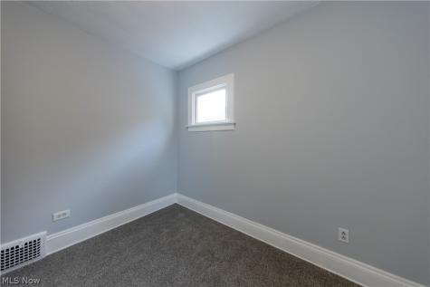1677 Hillview Road Cleveland OH 44112