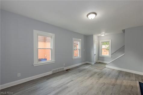 1677 Hillview Road Cleveland OH 44112